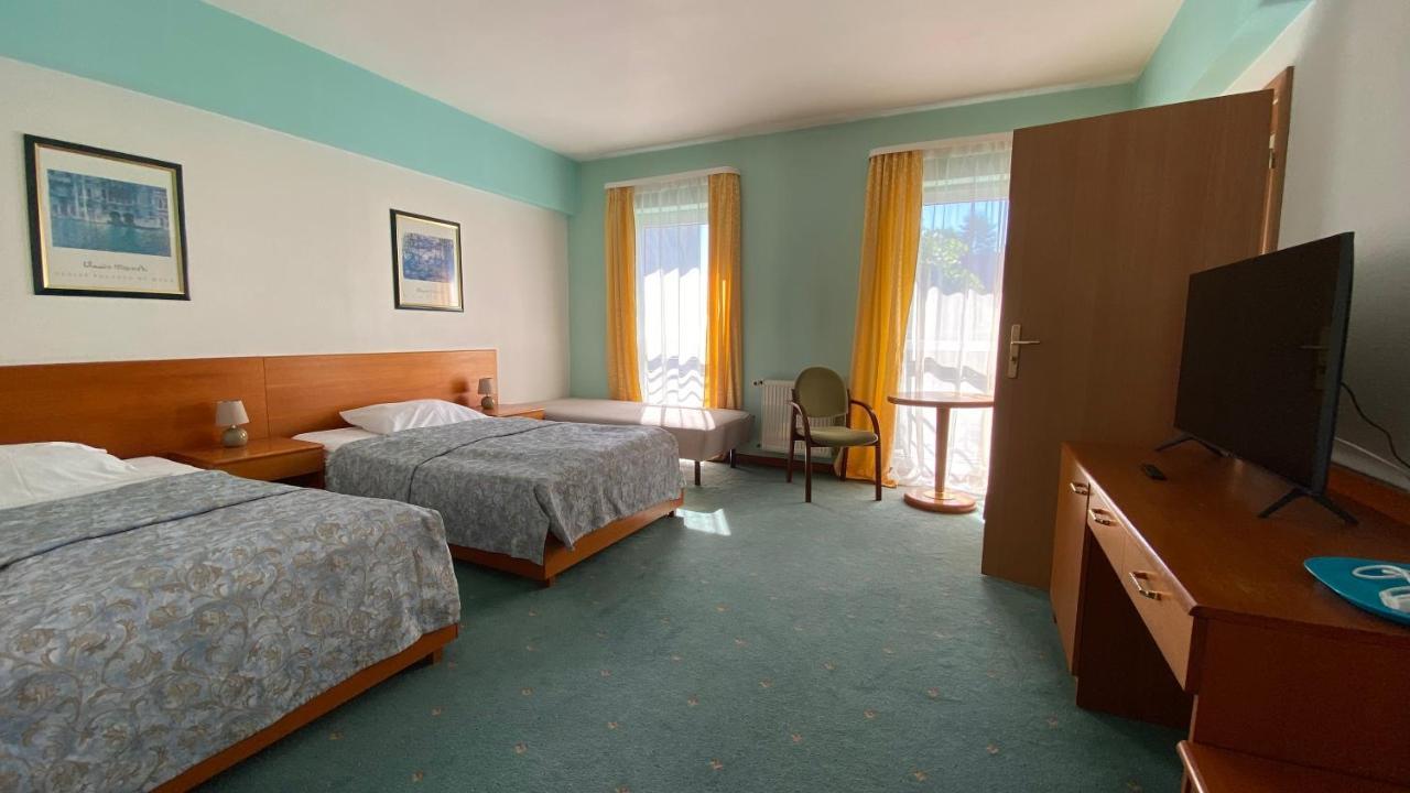 Elekt Czaplinek Hotel Exterior photo