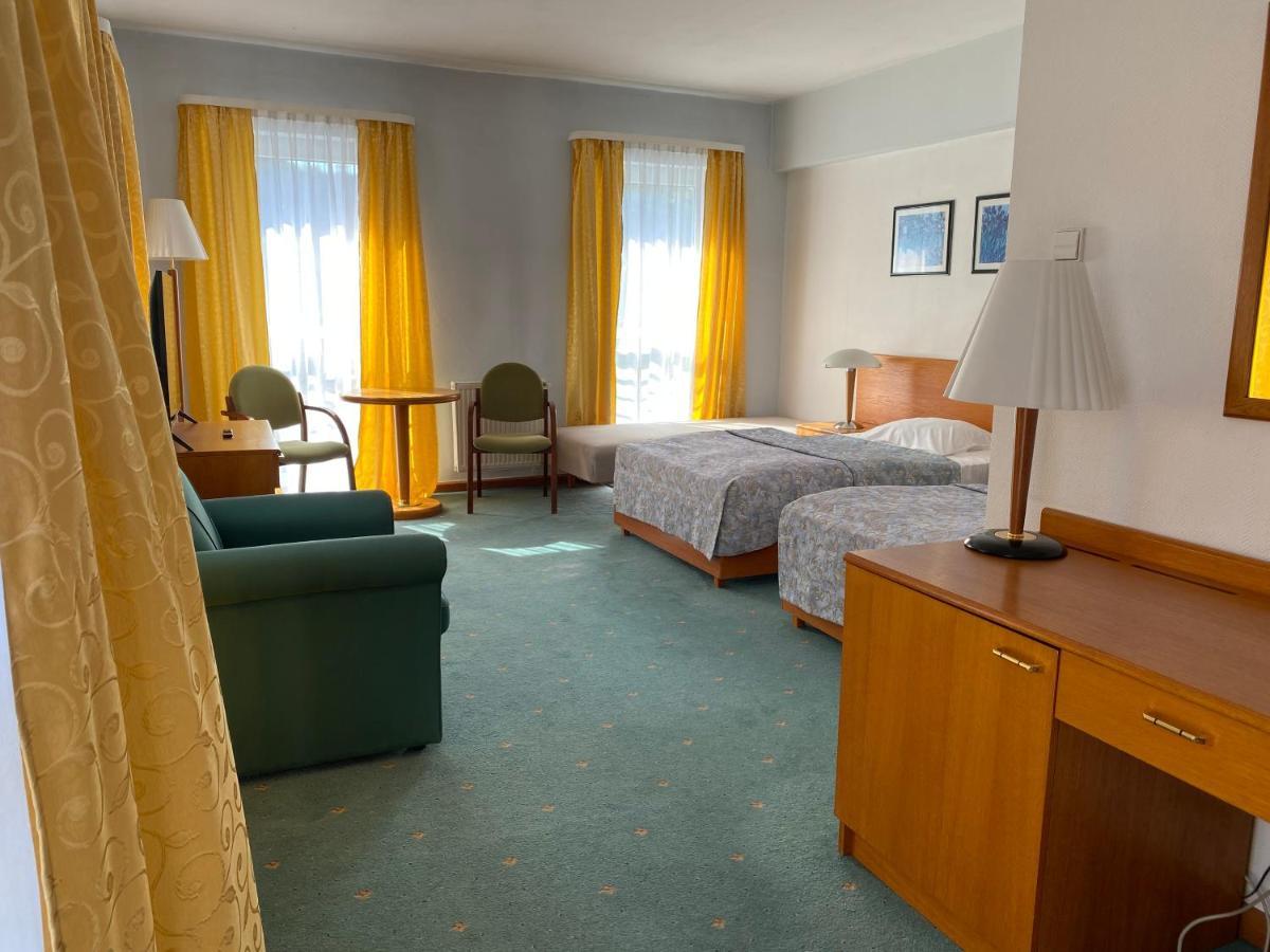 Elekt Czaplinek Hotel Exterior photo